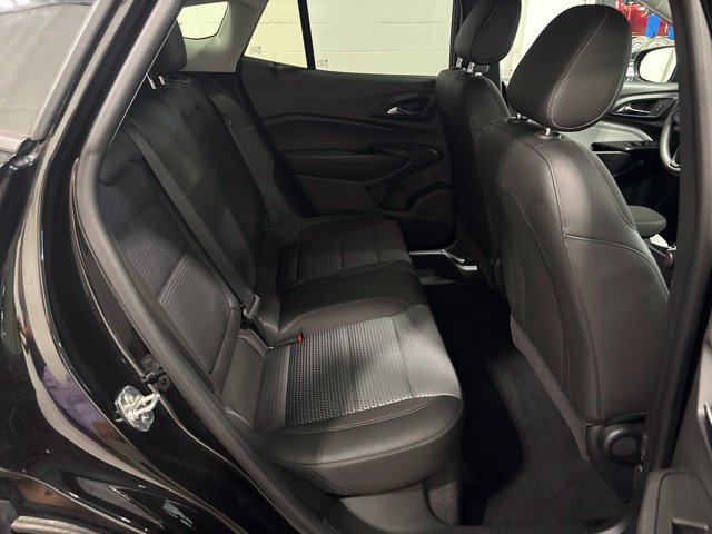 Used 2025 Chevrolet Trax LT FWD image 31