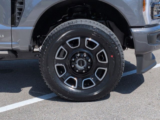 New 2026 Ford F350 Platinum w/ FX4 Off-Road Package AWD/4WD image 11