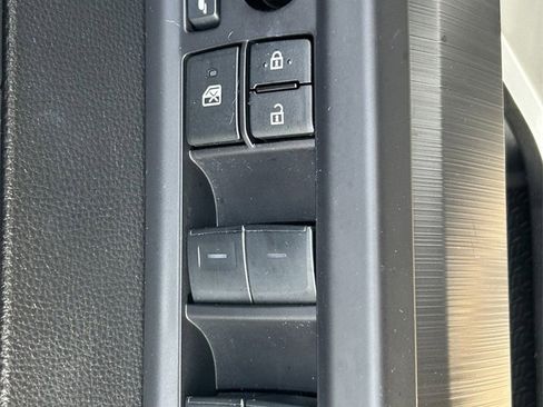 Used 2023 Toyota Sequoia Platinum image 29