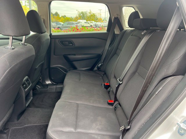 Used 2024 Nissan Rogue S AWD/4WD image 16