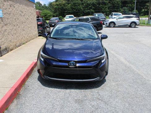 Used 2023 Toyota Corolla LE FWD image 2