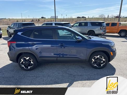 Used 2025 Kia Seltos EX w/ EX Sunroof Package image 5