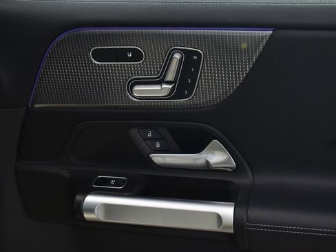 Certified 2022 Mercedes-Benz GLB 250 4MATIC image 38