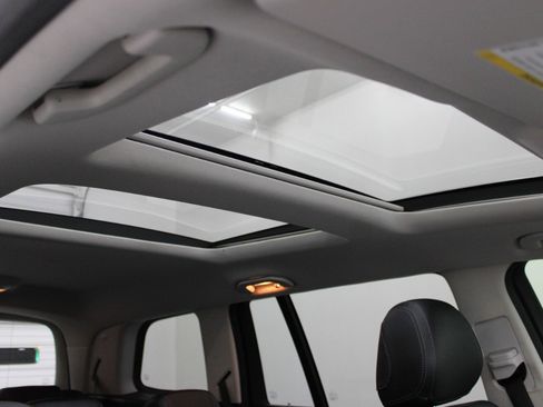 Used 2017 Mercedes-Benz GLS 450 4MATIC image 15