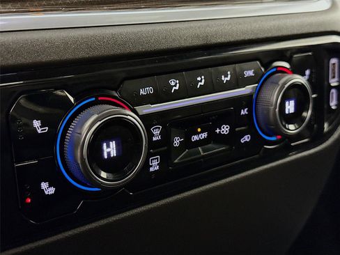 Used 2023 Chevrolet Silverado 1500 RST image 15