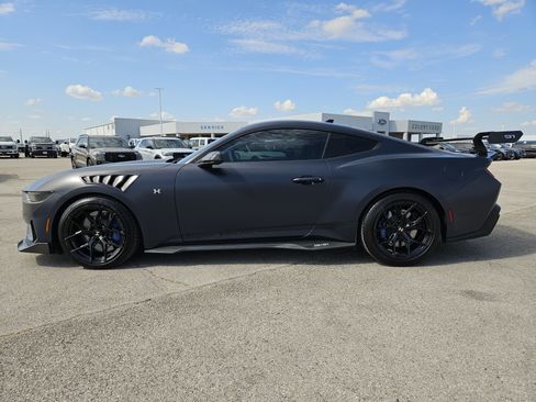 Used 2025 Ford Mustang Dark Horse RWD image 4