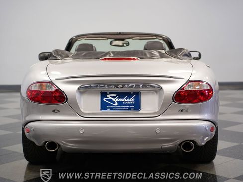 Used 2001 Jaguar XK8 Convertible image 25