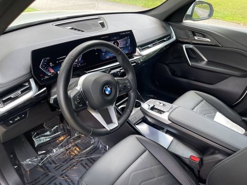Used 2025 BMW X1 xDrive28i image 16