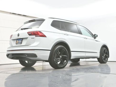 Used 2023 Volkswagen Tiguan SE R-Line AWD/4WD image 28