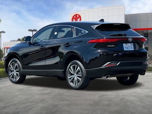Used 2023 Toyota Venza LE AWD/4WD image 7