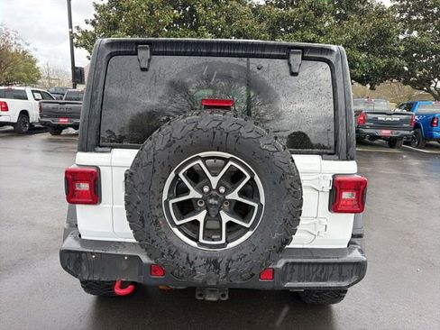 Used 2024 Jeep Wrangler Rubicon image 4