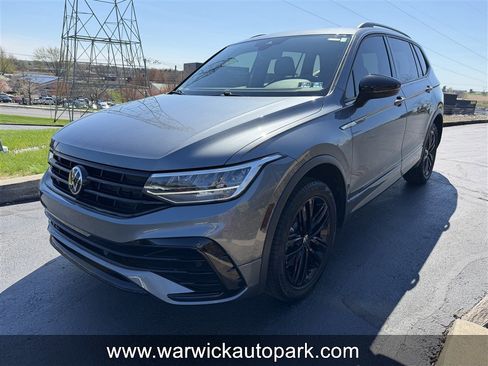 Used 2022 Volkswagen Tiguan SE R-Line image 3