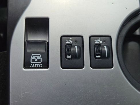 Used 2018 Toyota 4Runner SR5 Premium AWD/4WD image 30