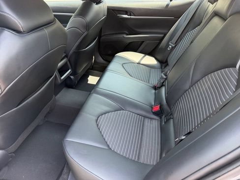 Used 2022 Toyota Camry SE FWD image 14