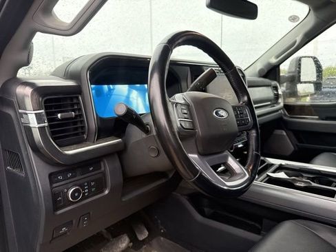 Used 2023 Ford F250 Lariat image 12
