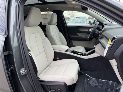 New 2026 Volvo XC40 B5 Plus w/ Protection Package Premier image 8