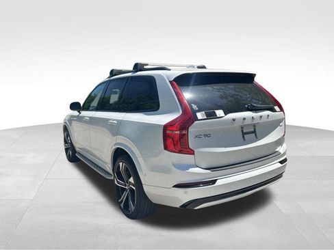 Used 2022 Volvo XC90 T8 R-Design AWD/4WD image 3