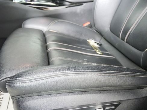 Used 2018 BMW 530e w/ Premium Package 2 image 9