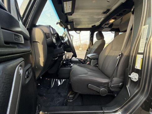 Used 2018 Jeep Wrangler Unlimited Sport S image 15