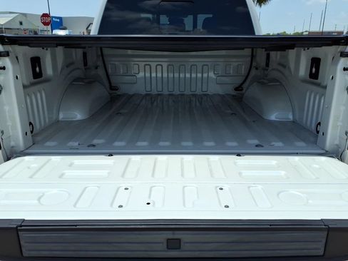 Used 2015 Ford F150 Lariat AWD/4WD image 8