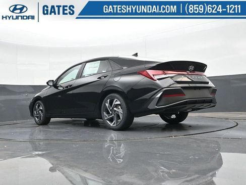 New 2025 Hyundai Elantra Sport image 38