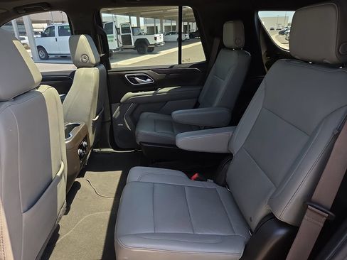 Used 2022 Chevrolet Tahoe LT w/ Luxury Package RWD image 12