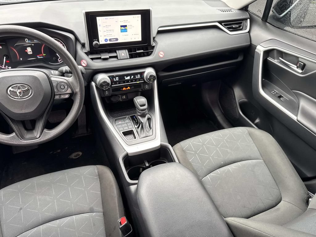 Used 2025 Toyota RAV4 XLE AWD/4WD image 13