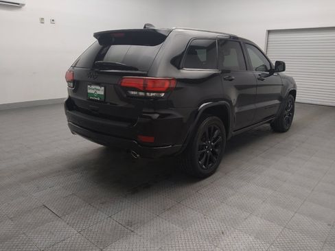 Used 2019 Jeep Grand Cherokee Altitude RWD image 9