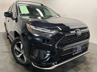 Used 2022 Toyota RAV4 SE w/ Weather & Moonroof Package AWD/4WD video 1