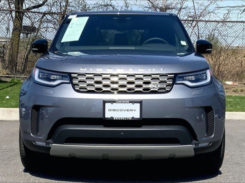 Used 2025 Land Rover Discovery S AWD/4WD image 3