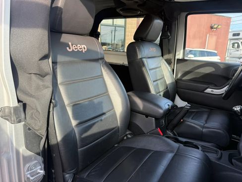 Used 2012 Jeep Wrangler Rubicon w/ PWR Convenience Group AWD/4WD image 27