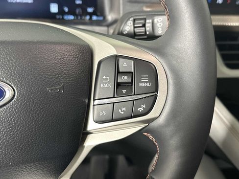 Used 2025 Ford Explorer Active w/ Active Comfort Package AWD/4WD image 29