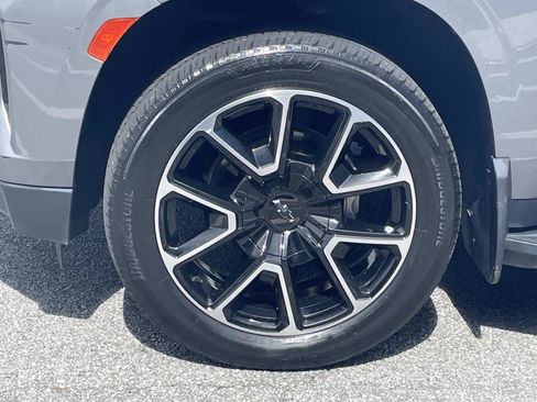 Used 2021 Chevrolet Suburban RST image 7