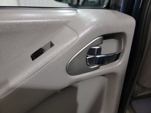 Used 2014 Nissan Frontier SV w/ SV Value Truck Package image 14