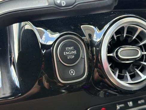 Used 2022 Mercedes-Benz GLA 250 4MATIC image 27