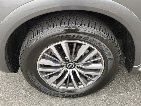 Used 2024 Nissan Armada SL w/ Captain's Chairs Package image 20