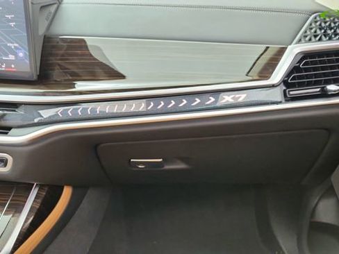 Used 2026 BMW X7 xDrive40i AWD/4WD image 41