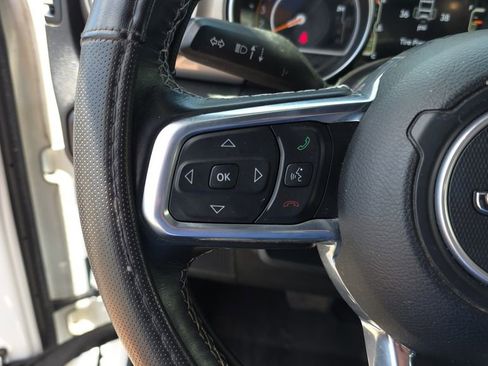 Used 2021 Jeep Wrangler Unlimited Sahara AWD/4WD image 16