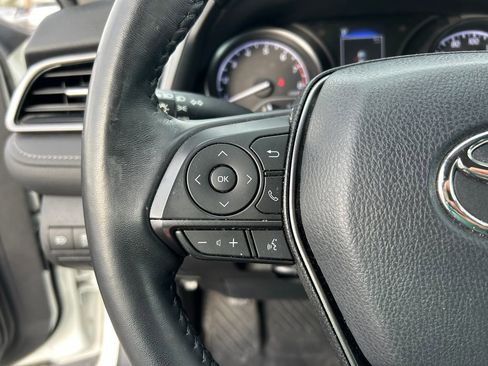 Used 2022 Toyota Camry SE image 19