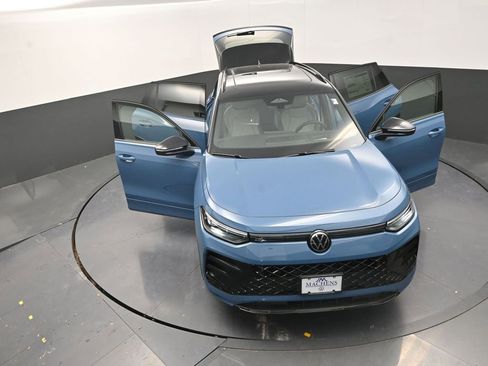 New 2026 Volkswagen Tiguan SE R-Line image 29