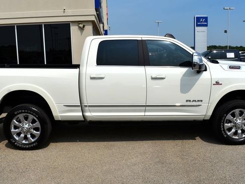 Used 2024 RAM 2500 Limited AWD/4WD image 2