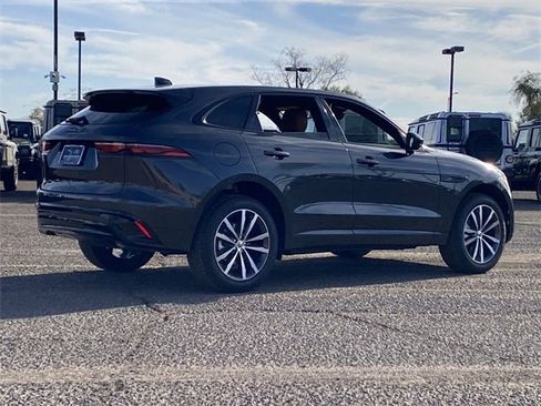 New 2025 Jaguar F-PACE R-Dynamic S image 17