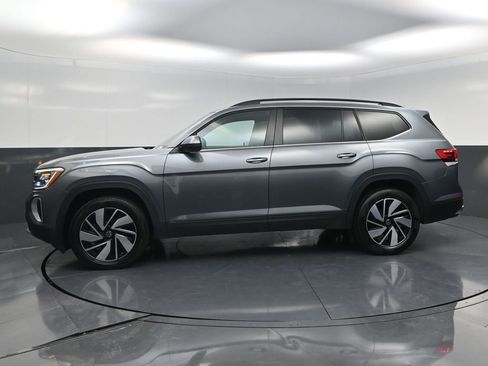 Used 2025 Volkswagen Atlas SE FWD image 3