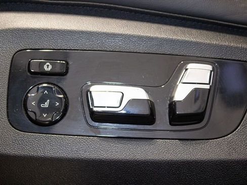 Used 2025 BMW X5 xDrive50e image 21