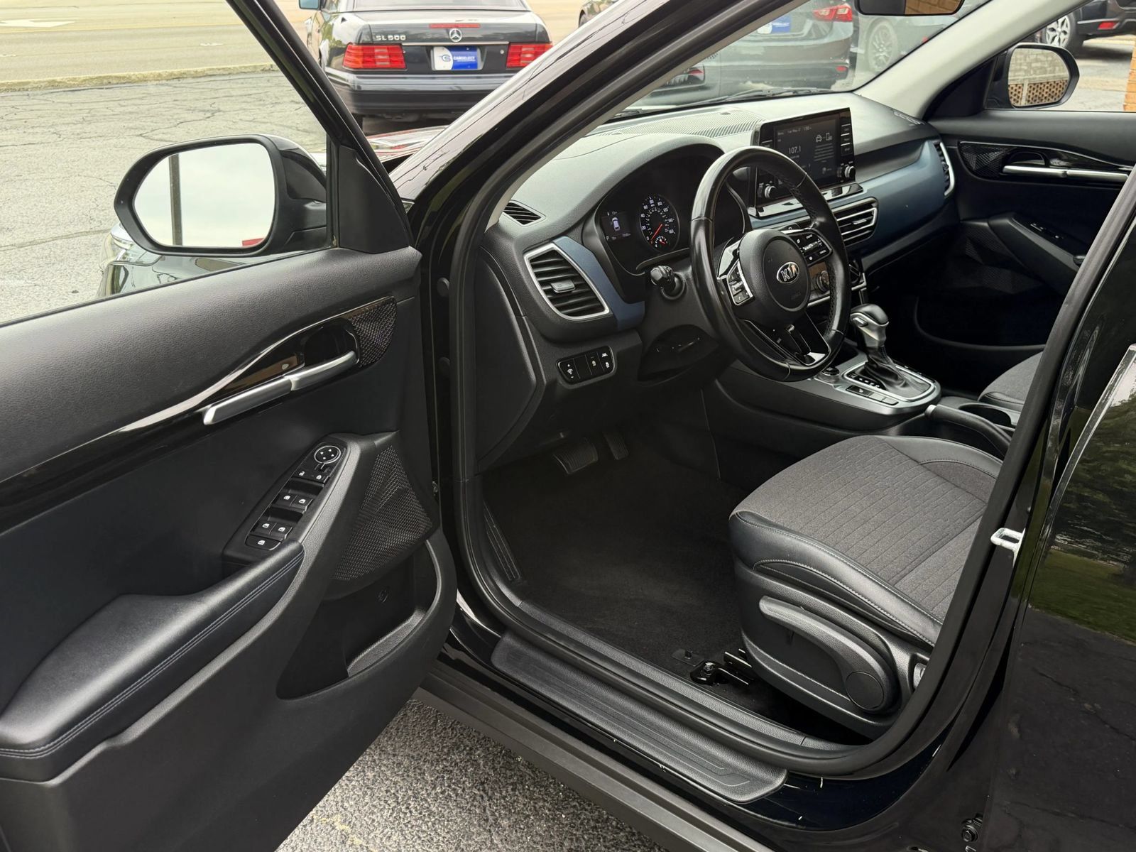 Used 2021 Kia Seltos S AWD/4WD image 12