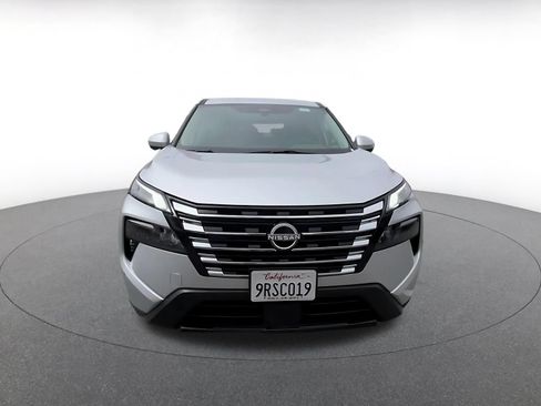Used 2025 Nissan Rogue SV FWD image 4