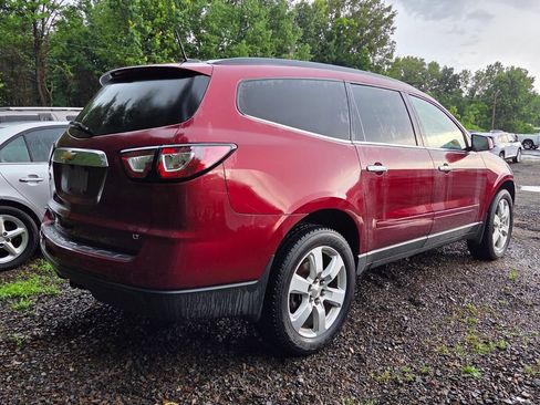 Used 2017 Chevrolet Traverse LT w/ Style and Technology Package FWD image 5
