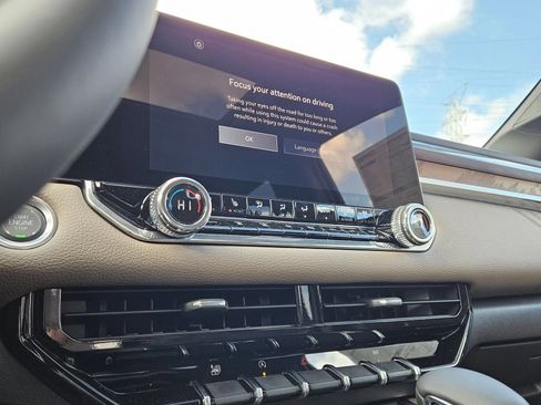 New 2026 GMC Canyon Denali image 15