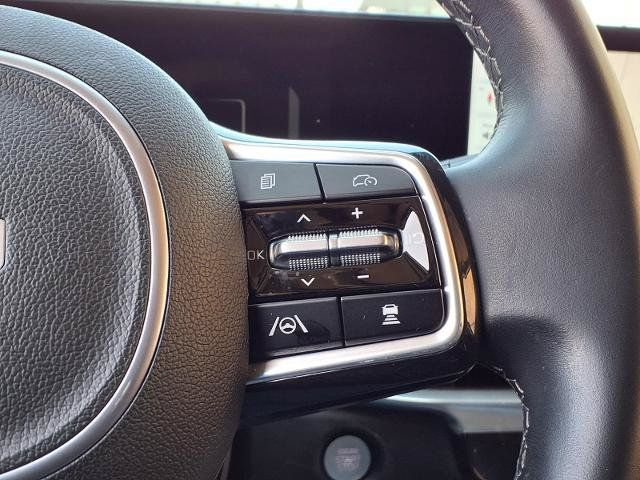 Used 2025 Kia Sorento SX AWD/4WD image 13