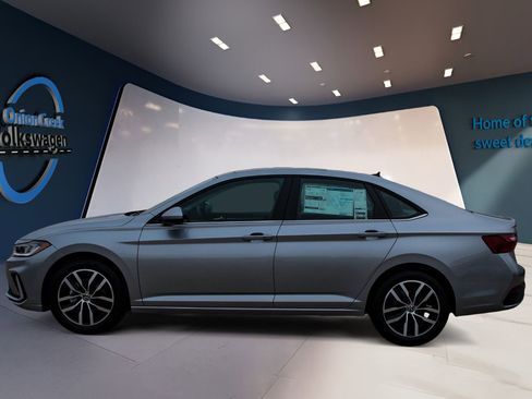 New 2026 Volkswagen Jetta SE image 7